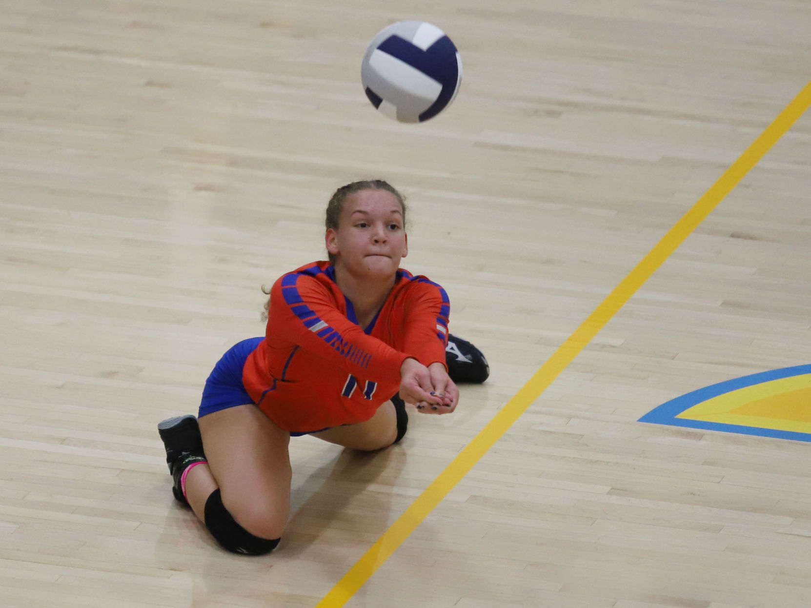 Maroa Forsyth vs Argenta Oreana volleyball 15 9.4.18.jpg